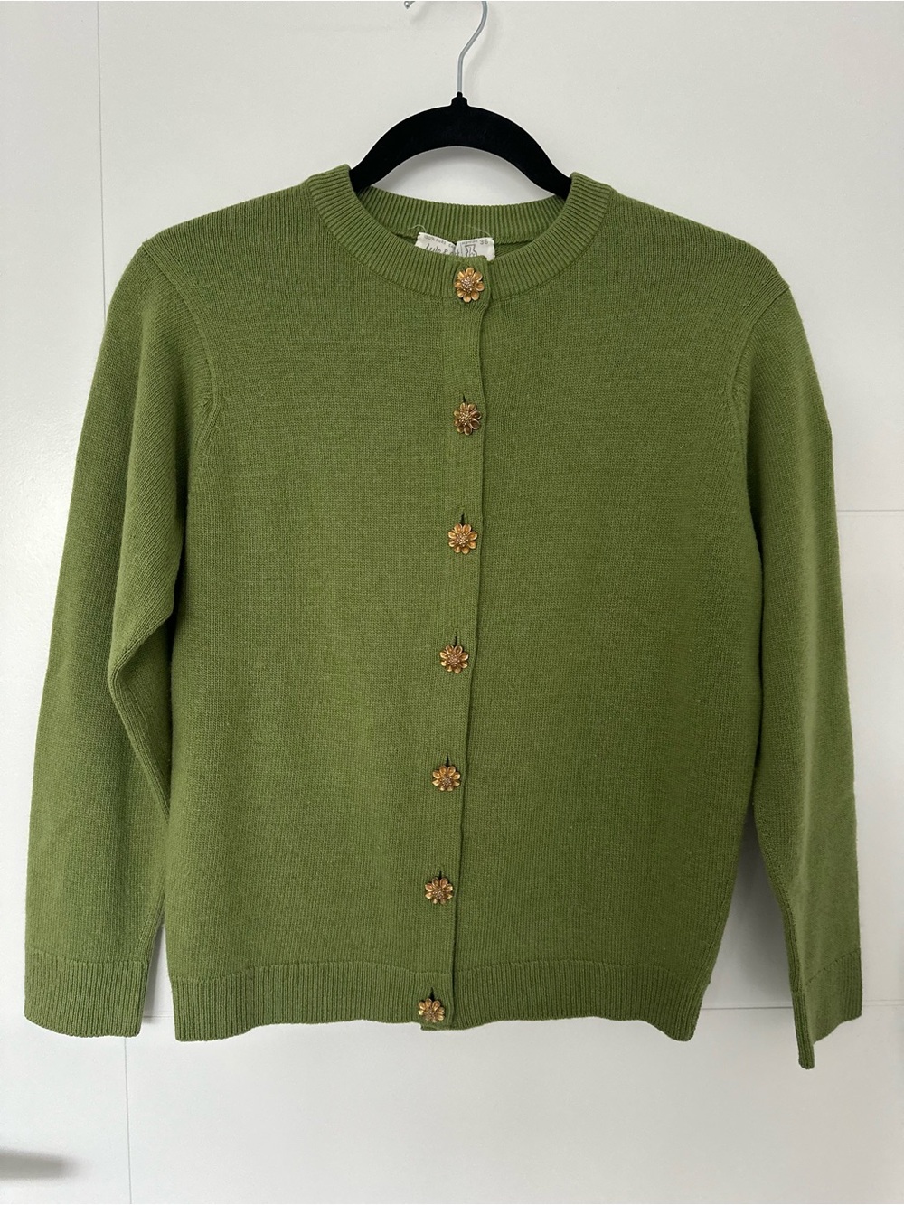 100% Cashmere Vintage Lyle & Scott Scottish Cashmere Cardigan | Floral Buttons